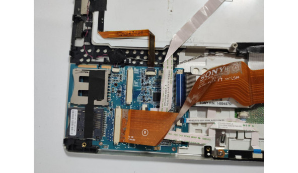 Середня частина корпуса для ноутбука Sony VAIO VPCSC, PCG-41217L, 024-0003-8100-A, 024-0USA-8100-D, б/в, В хорошому стані. Продається разом з робочою клавіатурою, та додатковими платами (фото) - 293496