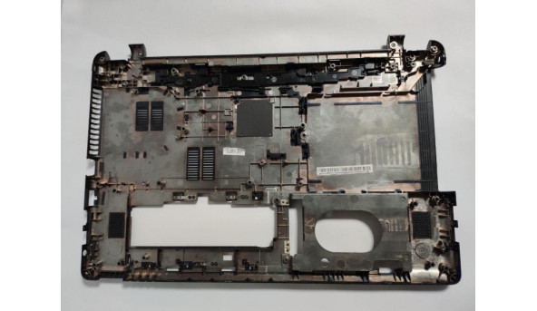 Нижня частина корпуса для ноутбука Packard Bell Easynote TE69, Z5WT3, 15.6", A0VR000F00, AP0VR000160, б/в. Одне кріплення має тріщинки (фото). - 293676