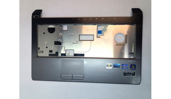Середня частина корпуса для ноутбука Medion Akoya E6228, MD98980, 13N0-ZKA0K21, Б/В.  В хорошому стані, не вистачає одного кріплення (фото)