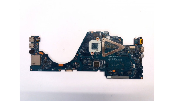 Материнська плата HP Pavilion 14-BF, 14-bf001nd, TM-03384-002, Б/В, Стартує, зображення не виводить. На текстоліті процесора вмятина, кристал цілий. Процесор: SR343, Intel Core i3-7100U, - 294473