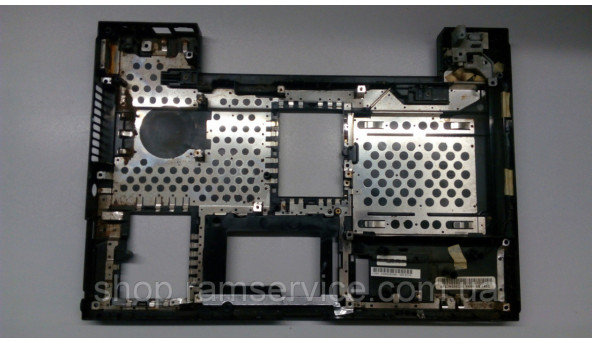 Нижня частина корпуса для ноутбука Toshiba Satellite M50-252, б/в - 294869