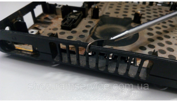 Нижня частина корпуса для ноутбука Toshiba Satellite M50-252, б/в - 294869