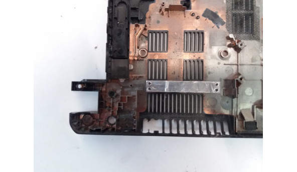 Нижня частина корпуса для ноутбука Acer Aspire V5-431, v5-431g, V5-471, v5-471g, 604tu27002, 60.4tu27.001, Б/В, пошкоджені кріплення завіс, решітка радіатора, трішина на роз'ємі живлення. - 295148