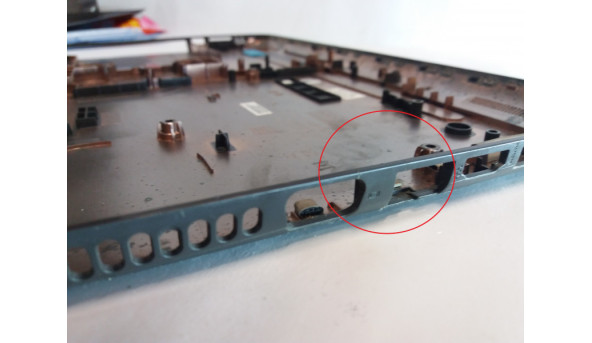 Нижня частина корпуса для ноутбука HP 250 G4, HP 255 G4, HP 250 G5, HP W4M67EA для версії ноутбука з дисководом! SPS-814614-001 (SPS-859513-001) AHL50 LOG LOW P/N : FA1EM000B00, Б/В. Кріплення цілі, є тріщини (фото). - 295217
