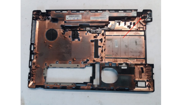 Нижня частина корпуса для ноутбука Acer Emachines E642, PEW86, AP0FO0004000A, Б/В, пошкоджено одне кріплення (фото)