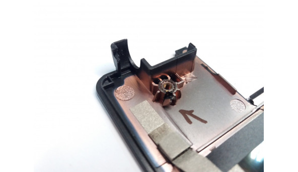 Середня частина корпуса для ноутбука Lenovo ThinkPad E130, E135, E145, 11.6", 04Y1208, Б/В. Пошкоджені 2 кріплення, трішини (фото) - 295425