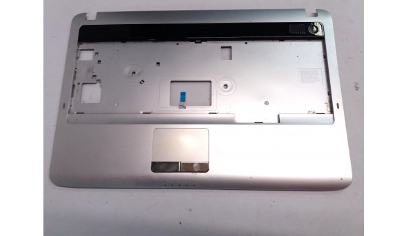 Середня частина корпуса для ноутбука Samsung RV510, NP-RV510, BA75-02741A. Кріплення всі цілі, подряпини, потертості.