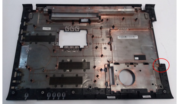 Нижня частина корпуса для ноутбука Sony Vaio E17, SVE171A11W, 17.3", 604MR09002, 39.4MR04.001, б/в. Пошкоджене одне кріплення.