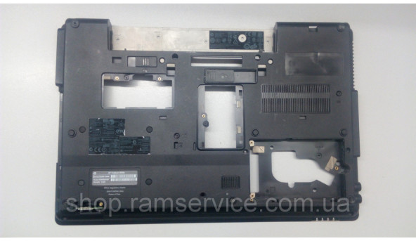 Нижня частина корпуса для ноутбука HP ProBook 6550b.Без пошкоджень.Всі кріплення цілі. Зламаний кут (фото) та є пробита дірка (фото).