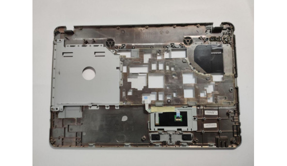 Середня частина корпуса для ноутбука Emachines E640, 15.6", AP0CA000210, б/в. Присутні потертості, та пошкоджене одне кріплення (фото). - 295882