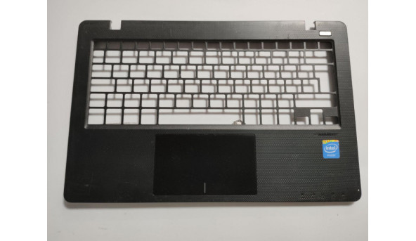 Середня частина корпуса для ноутбука Asus X200M, 11.6", 13NB03U2AP0301, Б/В. Зламане кріплення (фото).