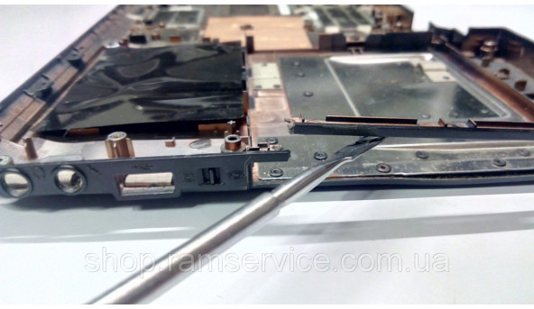 Нижняя часть корпуса для ноутбука Lenovo IdeaPad U450p, б / у