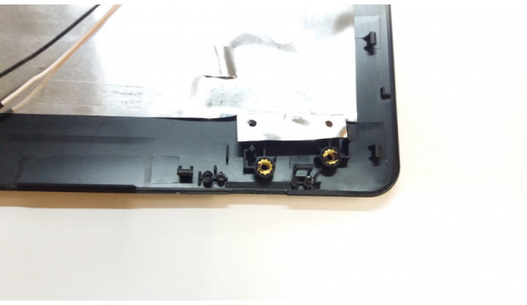 Кришка матриці для ноутбука Medion Akoya E6240T, 13N0-CNA1111. Б/В, Всі кріплення цілі. Має подряпини, відламана права та трішина на лівій заглушках завіс(фото). - 297029