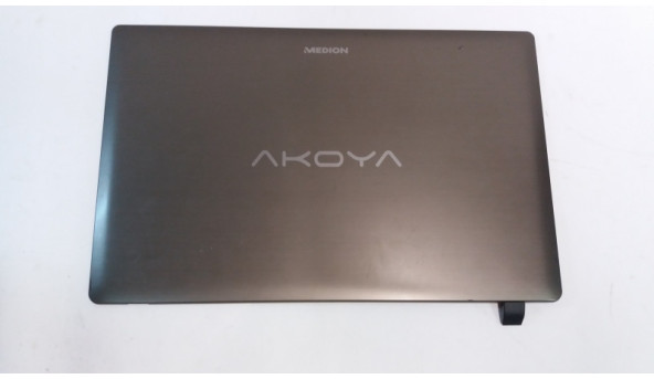 Кришка матриці для ноутбука Medion Akoya E6240T, 13N0-CNA1111. Б/В, Всі кріплення цілі. Має подряпини, відламана права та трішина на лівій заглушках завіс(фото).