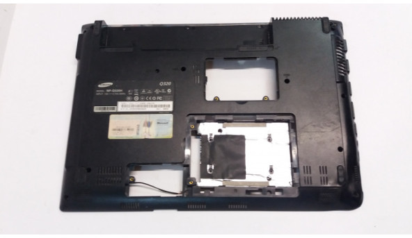 Нижня частина корпуса для ноутбука Samsung Q320, BA75-02176B, Б/В, в хорошому стані без пошкоджень.