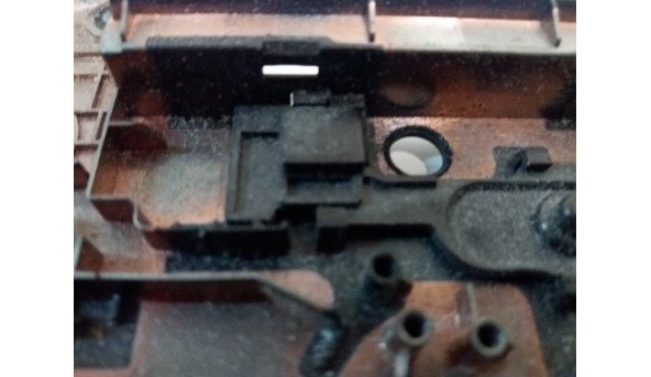 Нижня частина корпуса для ноутбука Acer Aspire E1-532G, E1-522G, E1-570G, E1-572G, Packard Bell EasyNote TE69HW, V5WT2, V5WE2, AP0VR000160, FA0VR000F00, Б/В. Пошкоджено 2 кріплення (фото). - 297511