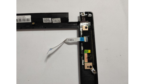 Верхня накладка на середню панель, для ноутбука Lenovo ThinkPad L420, 14.0", 3DGC9TCLV00, 04W0371, Б/В. В хорошому стані. Продається з кнопкою включення та додатковою платою - 297837