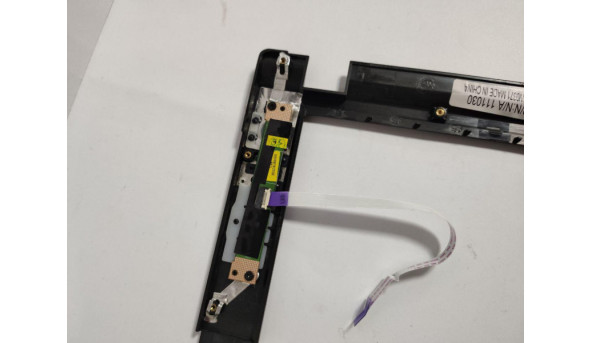 Верхня накладка на середню панель, для ноутбука Lenovo ThinkPad L420, 14.0", 3DGC9TCLV00, 04W0371, Б/В. В хорошому стані. Продається з кнопкою включення та додатковою платою - 297837