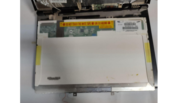Матриця Samsung, LTN154X3-L01, 15.4", CCFL 30 pin LCD, WXGA 1280x800, Normal, б/в. Є подряпинки, та незначні сліди від клавіатури, які на роботу зовсім не впливають, є чорна цятка (фото) помітна на сірому фоні - 298307