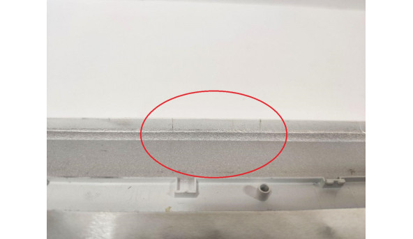 Кришка матриці корпуса для ноутбука Lenovo IdeaPad Z50-70, 15.6", Ap0th000110, 90205318, Б/В. Знизу кришки є дві тріщини (фото), та з лівого боку тріщина (фото).