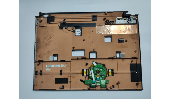 Середня частина корпуса для ноутбука Packard Bell Ares GP, 15.6", 37PB2TCKE00, EAPB2001010-2, б/в. Зламана частинка корпуса (фото) - 298608