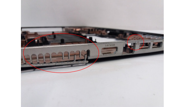 Нижня частина корпуса для ноутбука Dell Inspiron 15, 5521, 15.6", CN-0YXMG9, AP0SZ000410, Б/В. Зламане кріплення CD/DVD, решітка радіатора, тріщини, сколи (фото). - 298669