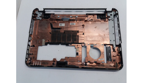 Нижня частина корпуса для ноутбука Dell Inspiron 15, 5521, 15.6", CN-0YXMG9, AP0SZ000410, Б/В. Зламане кріплення CD/DVD, решітка радіатора, тріщини, сколи (фото). - 298669
