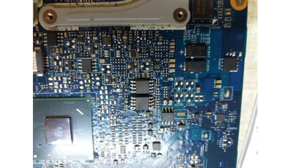 Материнська плата для ноутбука Dell Inspiron 5520, Vostro 3560, LA-8241P, Rev:1.0. Стартує, Робоча, прошивався BIOS Відео: ATI 216-0833000, Radeon HD 7670M - 299011
