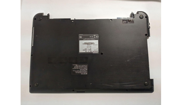 Нижня частина корпуса для ноутбука Toshiba Satellite L50D-b, 15.6", EABLI00303A, б/в.