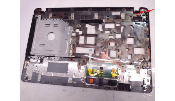 Середня частина корпуса для ноутбука Acer Aspire E1-571, Packard Bell TE11, б/в, зламане одне кріплення (ФОТО) - 299267