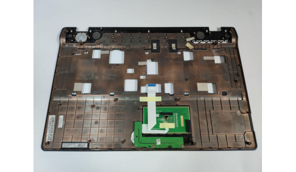 Середня частина корпуса для ноутбука Asus N71V, 17.3", 13GNX01XP20X-1, Б/В. В хорошому стані, без пошкодженнь. По нижу злазить краска. - 299916