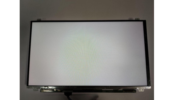 Матриця LG Display, LP156WH3 (TL)(S3), 15.6'', LCD, HD 1366x768, 40-pin, Slim, б/в. Має вертикальну полосу, помітна на всіх кольорах окрім білого - 299988