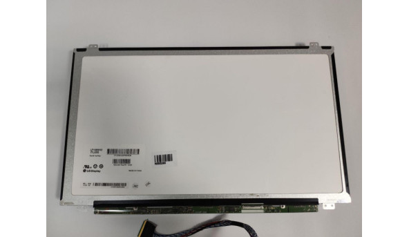 Матриця LG Display, LP156WH3 (TL)(S3), 15.6'', LCD, HD 1366x768, 40-pin, Slim, б/в. Має вертикальну полосу, помітна на всіх кольорах окрім білого - 299988