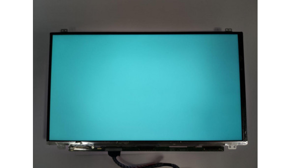 Матриця LG Display, LP156WH3 (TL)(S3), 15.6'', LCD, HD 1366x768, 40-pin, Slim, б/в. Має вертикальну полосу, помітна на всіх кольорах окрім білого - 299988
