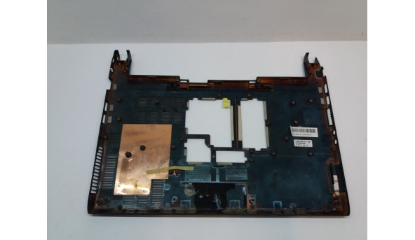 Нижня частина корпуса для ноутбука Asus U36, 13gn5s1ap012, Б/В, пошкоджений правий верхній кут.