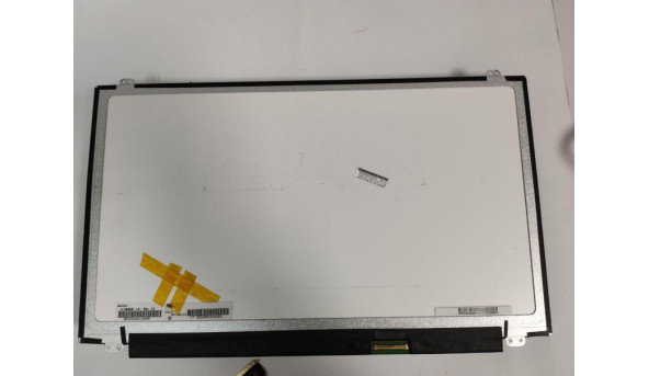 Матриця InnoLux, B156BGE-L31 Rev:C2, 15.6", 40-pin, LCD, HD 1366x768, Б/В. Є подряпини та присутні засвіти помітні на всіх кольорах - 300250