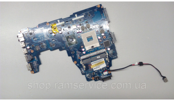 Материнська плата Toshiba Satelite C660-220, LA-6842P, REV:1.0, б/в - 300331