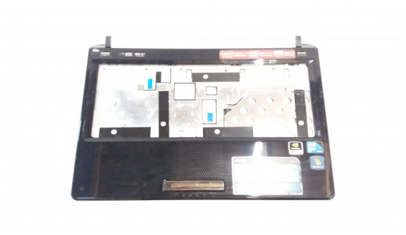 Середня частина корпуса з кнопкою включення та тачпада для ноутбука Asus UL80V. Без пошкоджень. Кріплення всі цілі.