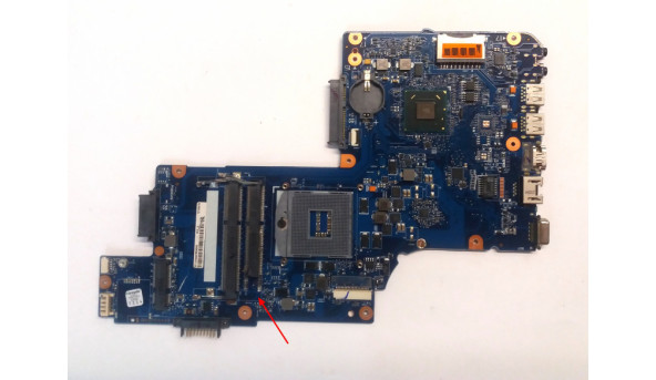 Материнська плата для ноутбука Toshiba Satellite C850, Rev:2.1, H000052590, WK1311, Б/В. Не тестована, пошкоджено RAM (фото)