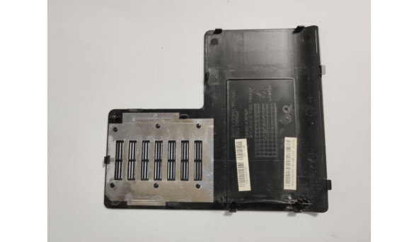 Сервісна кришка, для ноутбука Toshiba Satellite C850D, L850, 15.6", 13N0-ZWA0D01, H000050090, Б/В, В хорошому стані, без пошкодженнь. Є подряпини. - 300418