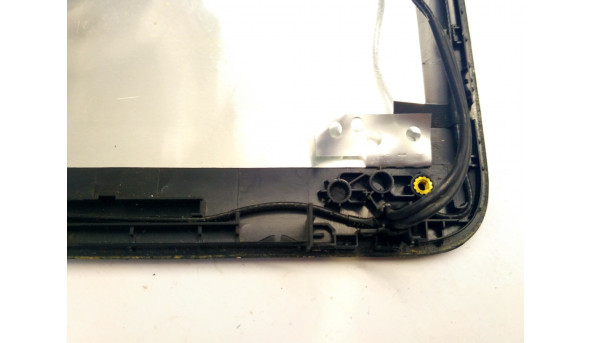 Кришка матриці корпуса для ноутбука HP Compaq Presario CQ58, CQ58-103sr, 686251-001.Всі кріплення цілі.Є подряпини та потертості.Має невелику вм'ятину та відламані кріплення(фото). - 300434