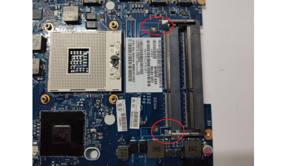 Материнська плата для ноутбука Lenovo ThinkPad E530, 15.6", QILE2, LA-8133P, Б/В.  Стартує, робоча, пошкоджений роз'єм RAM (фото)