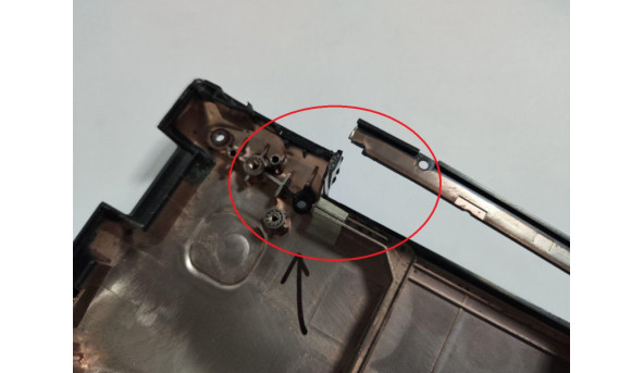 Нижня частина корпуса для ноутбука Asus N56D, 15.6", 13GNQO1AP010-1, 3CNJ8BCJN20, Б/В. Зламане одне кріплення та кріплення дисковода (фото). - 300954