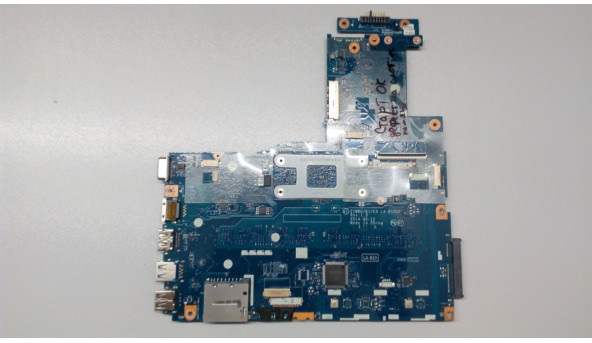 Материнська плата для ноутбука Lenovo B50-30, LAB102P Rev:1.0. Має впаяний процесор Intel Mobile Celeron N2840, SR1YJ, б/в - 301094