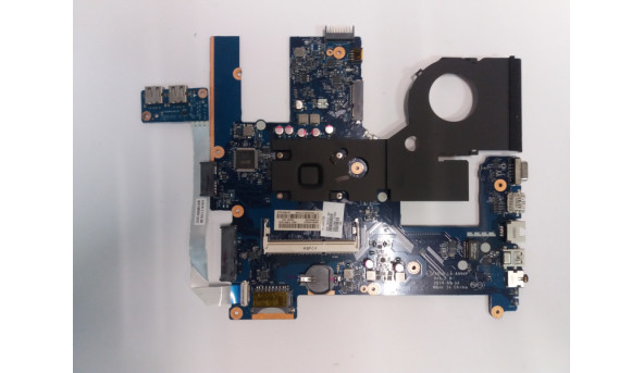 Материнська плата для ноутбука HP 15, LA-A994P, Rev:2.0. Має впаяний процесор Intel Mobile Celeron N2840, SR1YJ.  Стартує,  візуальних дефектів немає. Продаєтся з охоледженням та USB адаптером.