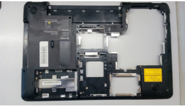 Нижняя часть корпуса для ноутбука Medion Akoya P7612, MD98580, б / у