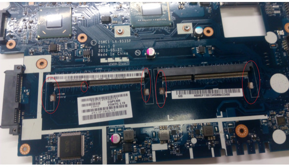 Материнська плата для ноутбука Acer Aspire E1-570, Z5WE1, Z5WE1, LA-9535P, Rev:1.0, Б/В. Має впаяний процесор Intel Core i3-3217U, SR0N9 - 301676