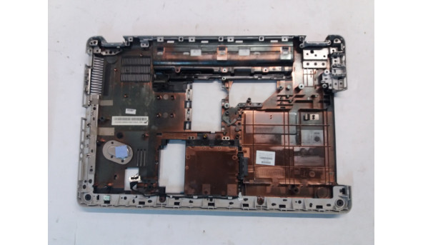 Нижня частина корпуса для ноутбука HP Pavilion G62, G62-a38EO, 610565-001, Б/В.Всі кріплення цілі.Без пошкоджень.