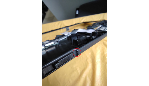Середня частина корпуса для ноутбука Lenovo IBM Lenovo ThinkPad T530, 15.6", 60.4QE05.001, N1.4QEPD.002, Б/В, має маленьку тріщинку - 301814