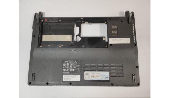 Нижня частина корпуса для ноутбука Acer Travelmate 8372, 13.3", 6051B057700, Б/В. Пошкоджене одне кріплення (фото).